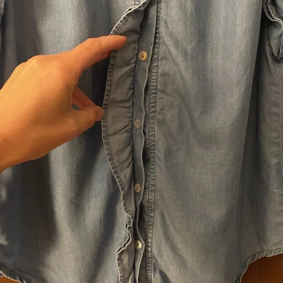 Kut from the kloth ruffle tencel denim sleeveless button down blouse small - Picture 4 of 5